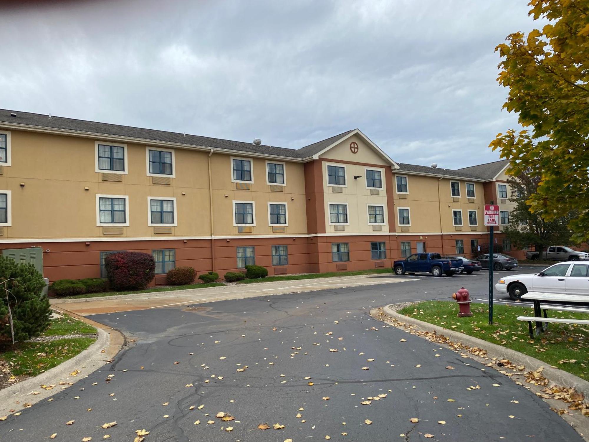Suburban Studios Auburn Hills - Detroit Bagian luar foto