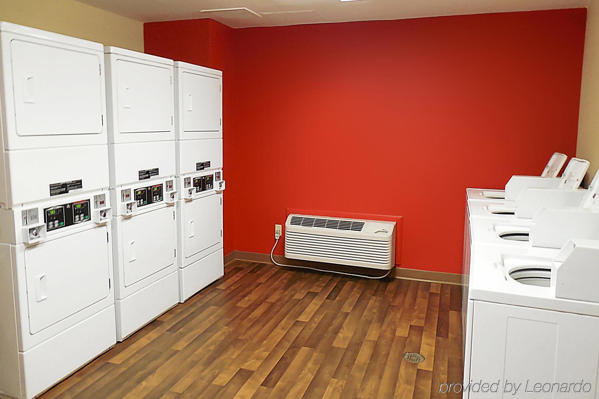 Suburban Studios Auburn Hills - Detroit Bagian luar foto