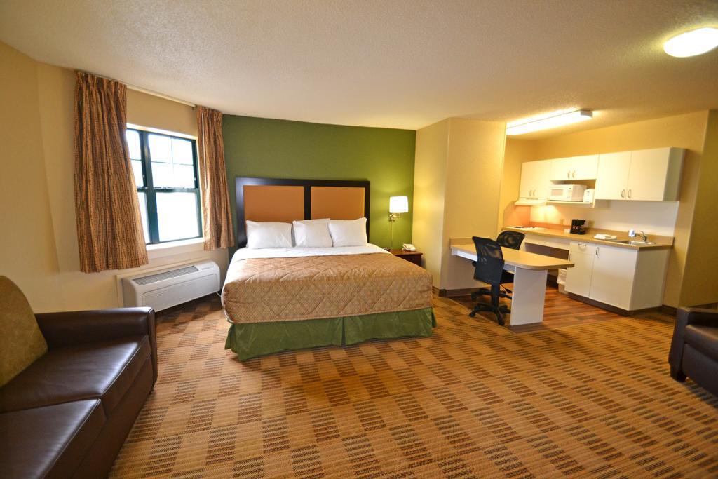 Suburban Studios Auburn Hills - Detroit Bagian luar foto